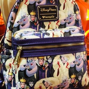 ❄️❄️❄️SOLD❄️❄️❄️❄️Rare Disney Parks Villains Backpack